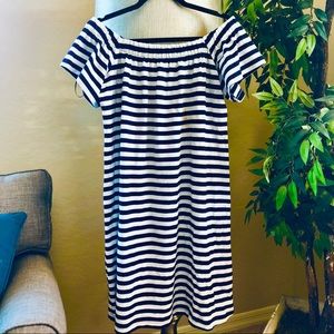 Super cute striped off-shoulder maternity dress